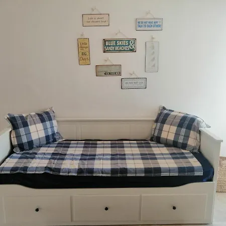 The Tram Stop Apartment *